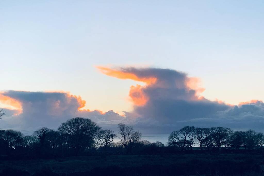 Lle Mary - Beautiful Views, Hot Tub, Secluded, Dog Welcome, Barmouth Llanddwywe Bagian luar foto